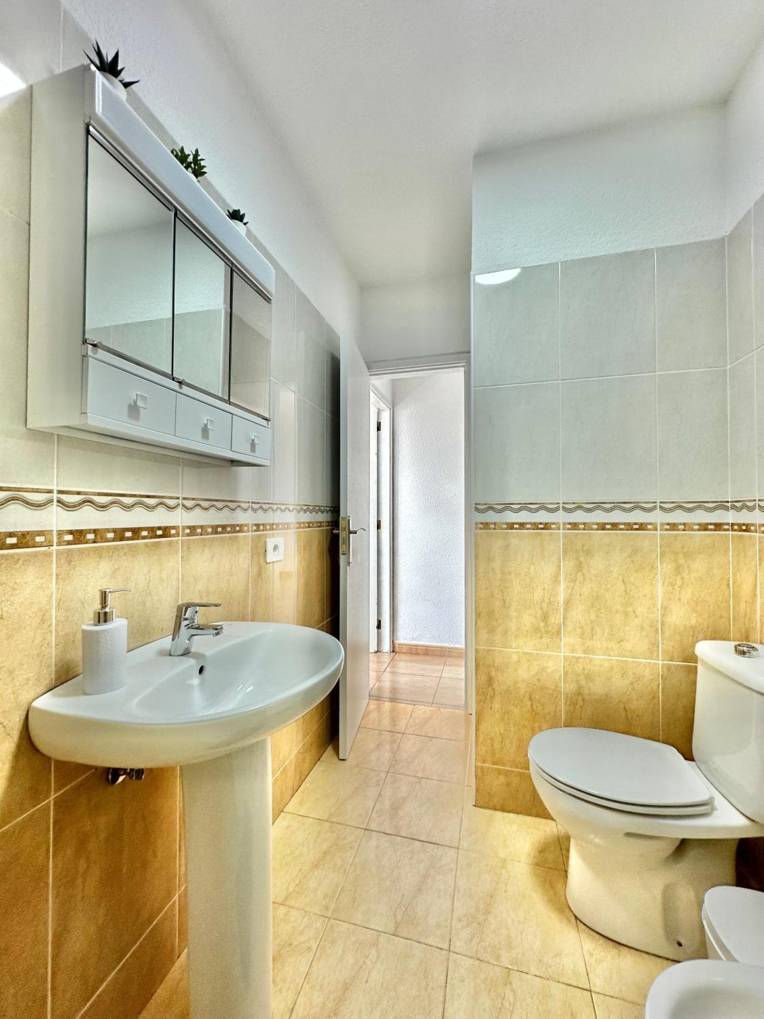 Sunbeach Apartment Arona  Ngoại thất bức ảnh