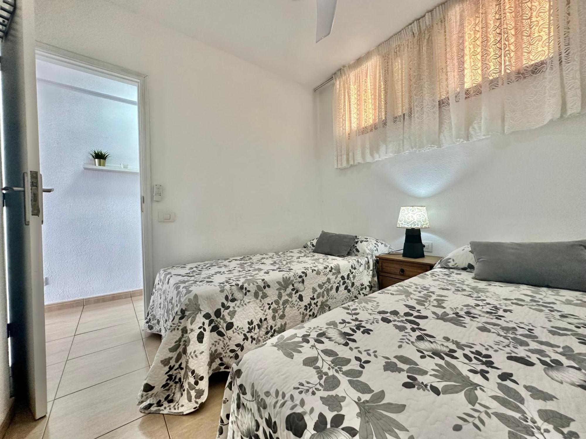 Sunbeach Apartment Arona  Ngoại thất bức ảnh